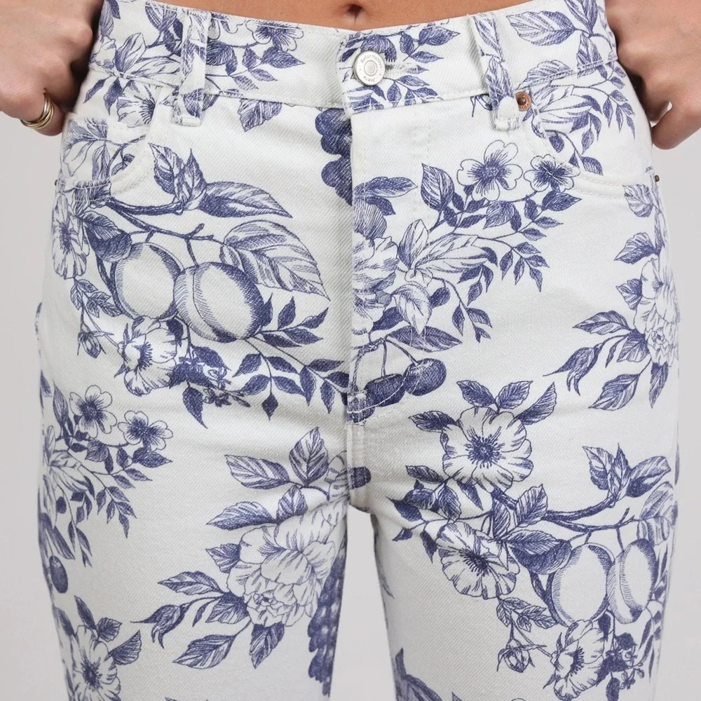 Reformation Cynthia Toile high rise straight jeans in Monaco - Picture 10 of 11
